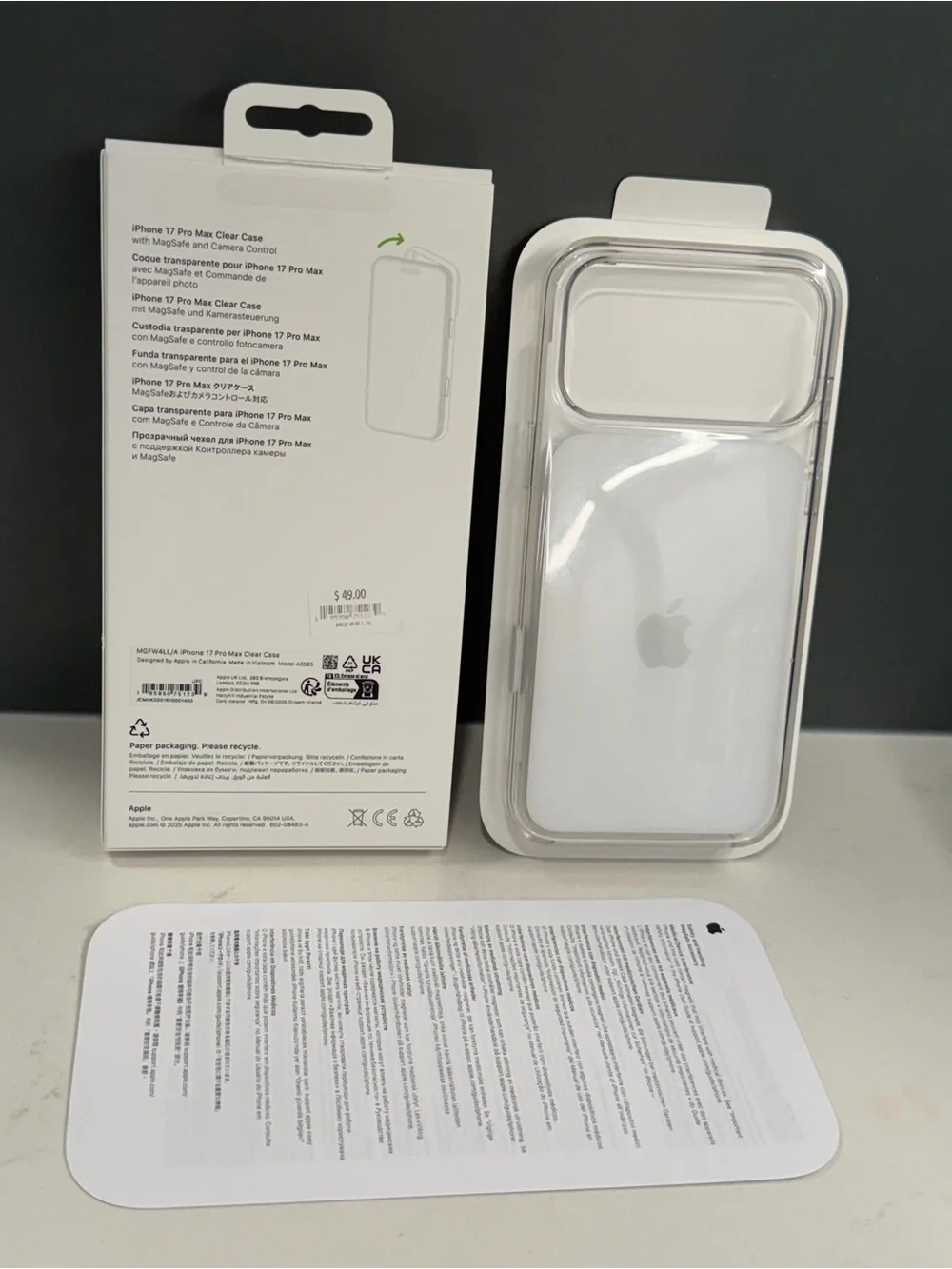 Apple iPhone 17 Pro Max Clear Case - Transparent Magsafe